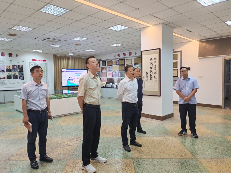 市政協(xié)黨組成員高圣華赴朝陽農(nóng)產(chǎn)品大市場(chǎng)走訪張慶卿委員